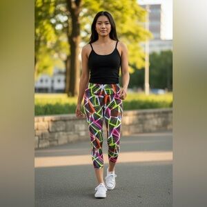 Fabletics Colorful Geometric Women's Capris